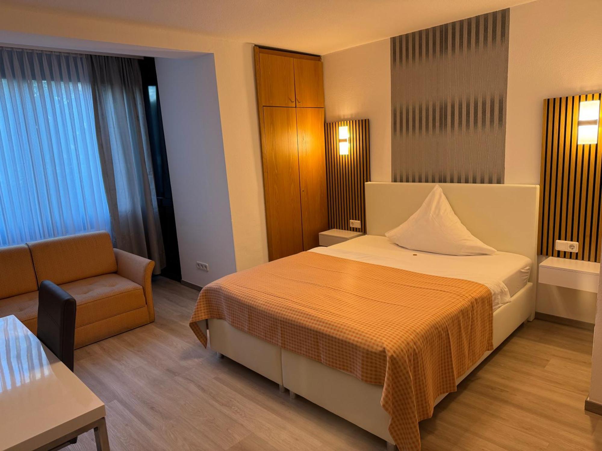 Hotel Garni Schick Oberursel Exterior photo